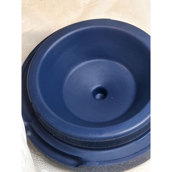 Igloo Water Cooler Handle Spout White Blue Durable Plastic Vtg 2 Gallon Storage - Picture 7 of 8